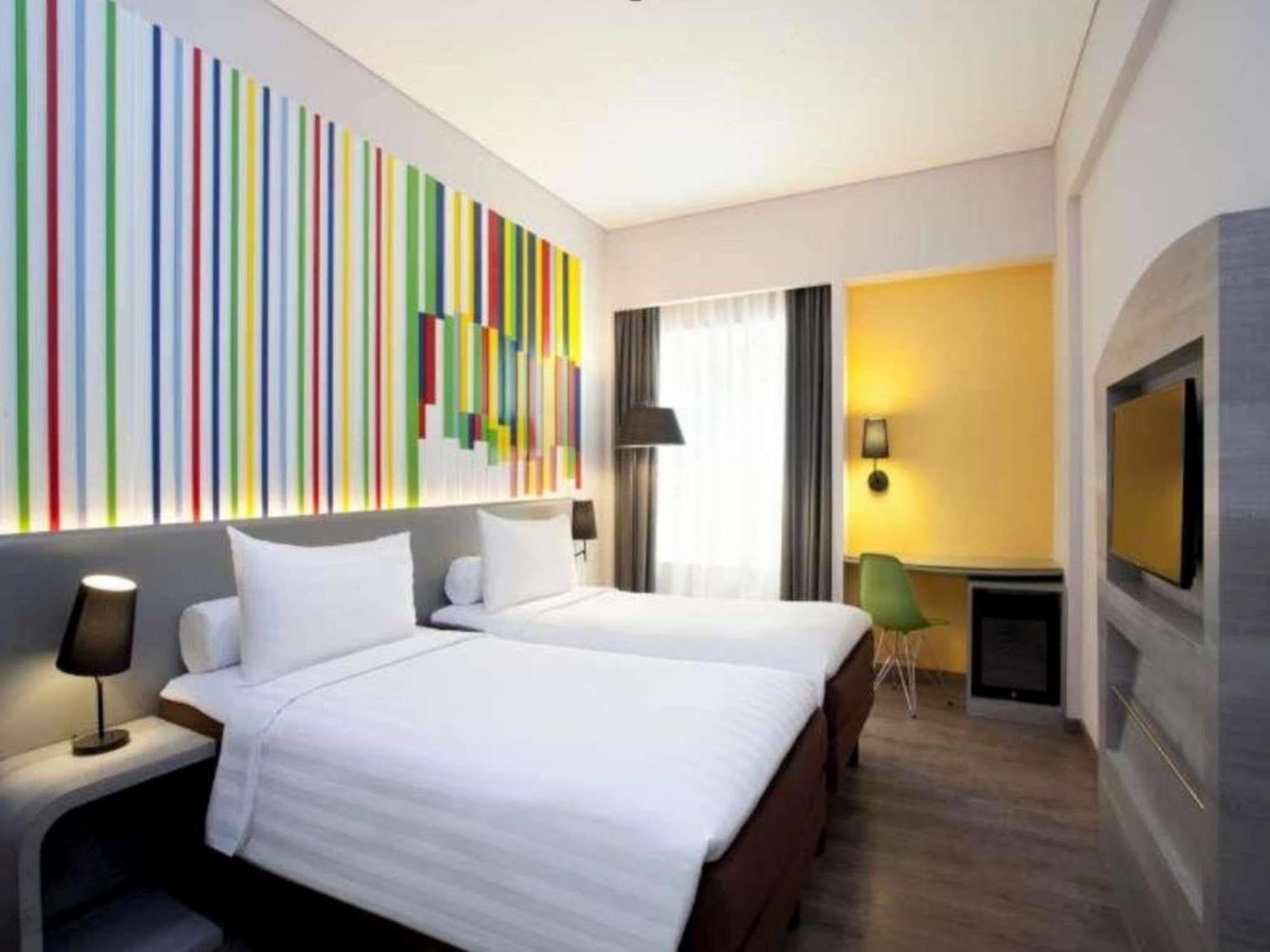 Ibis Styles Jakarta Mangga Dua Square Exterior photo